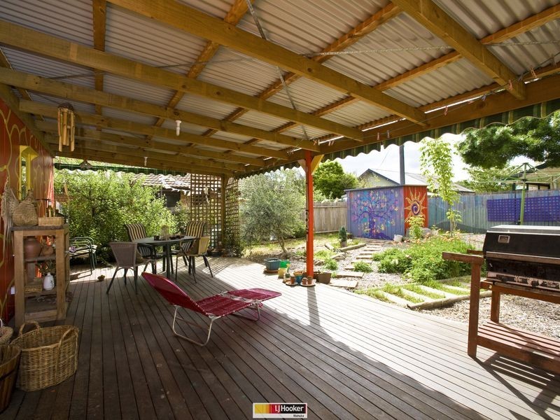 9 Euroka Street, Narrabundah ACT 2604