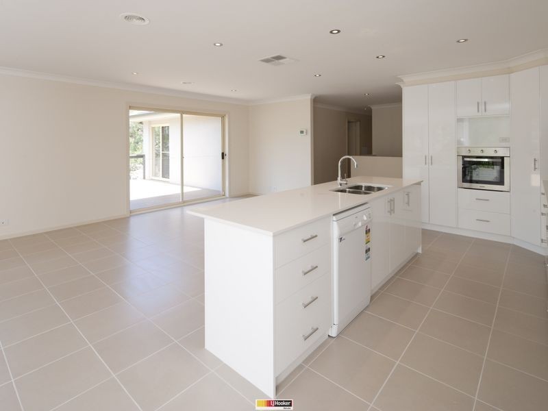 52 Nicklin Crescent, Fadden ACT 2904