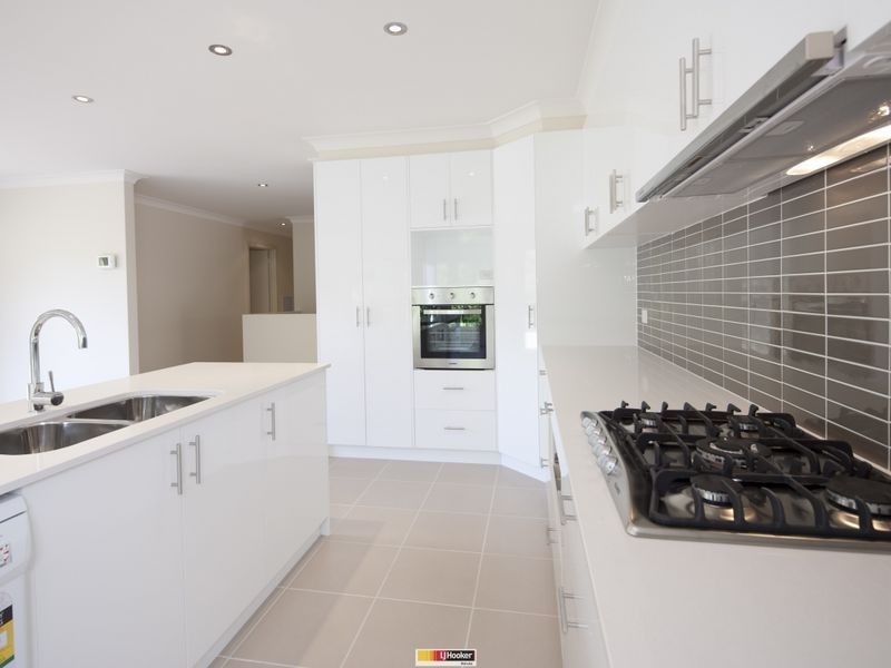 52 Nicklin Crescent, Fadden ACT 2904