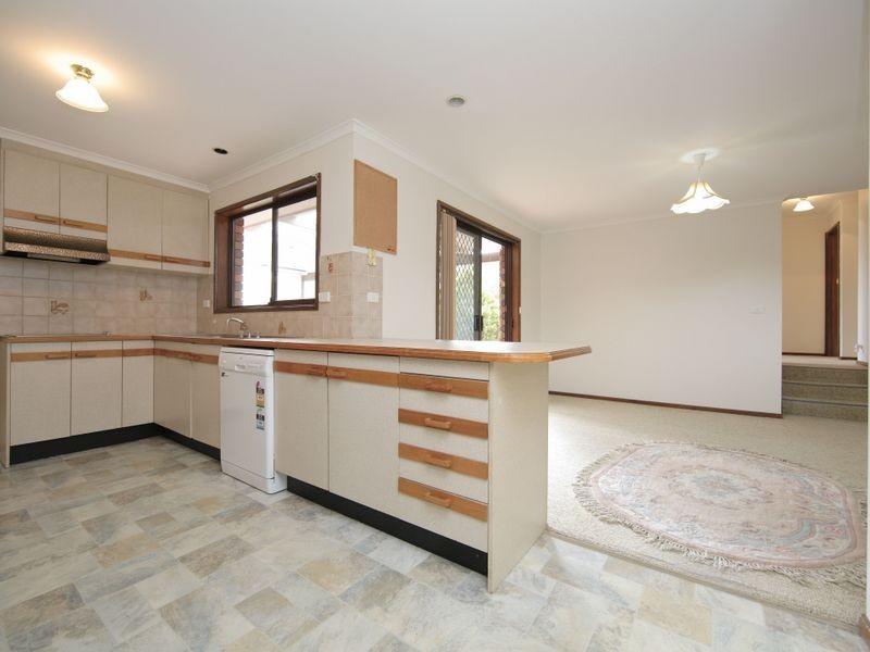 8 Flockton Place, Chisholm ACT 2905