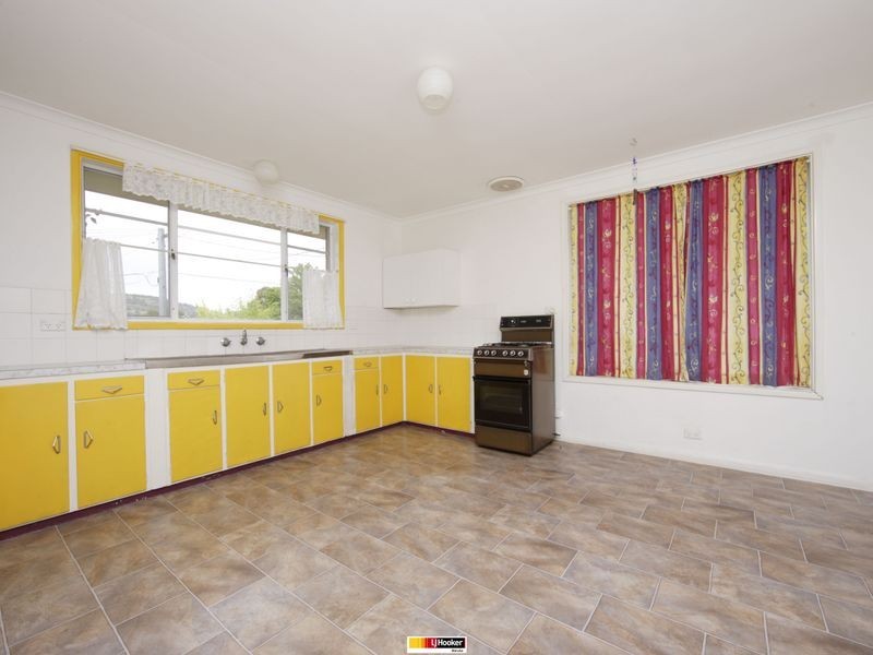 85 Burnie Street, Lyons ACT 2606