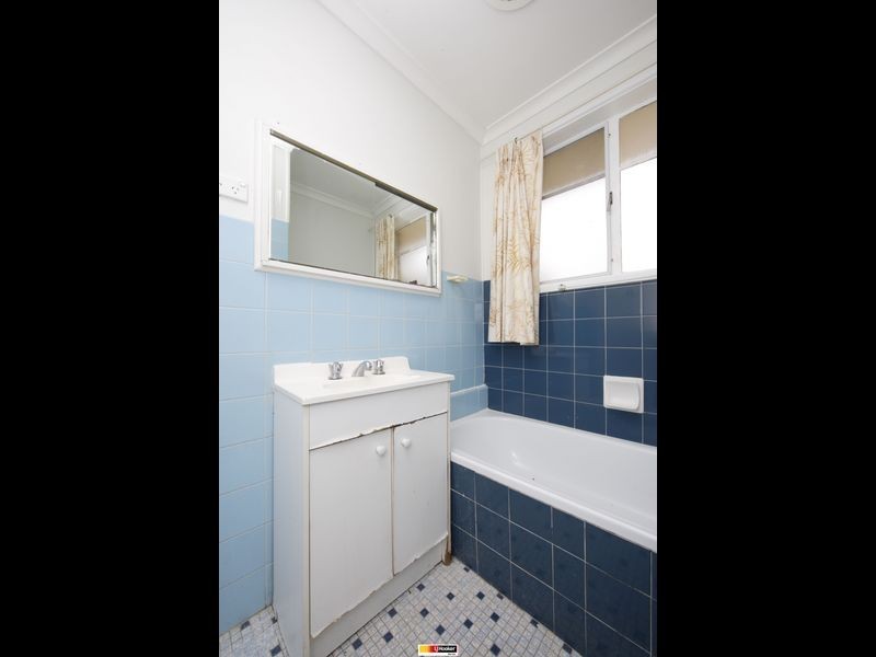 85 Burnie Street, Lyons ACT 2606