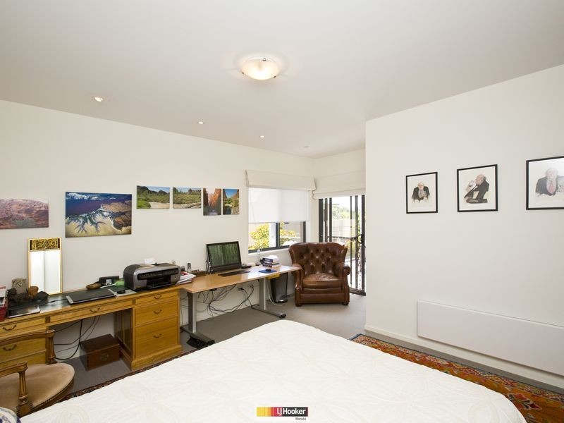 18/25 Jerrabomberra Avenue, Narrabundah ACT 2604