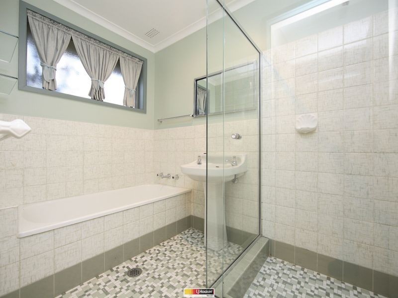 26 Woodger Parade, Queanbeyan NSW 2620