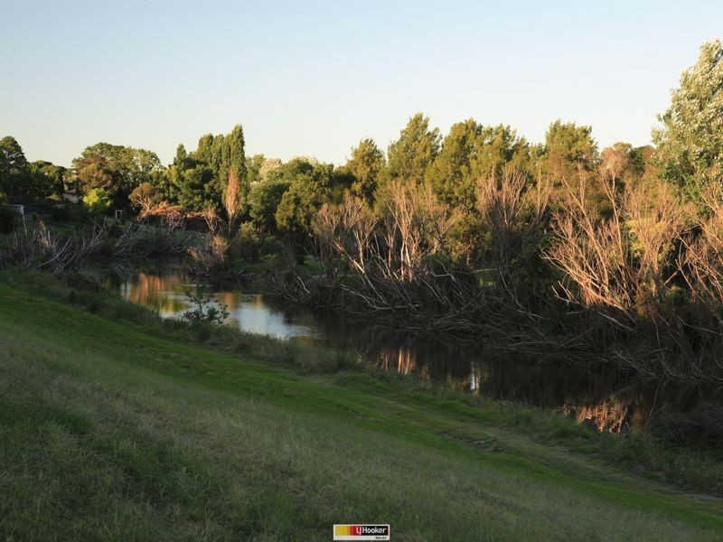 26 Woodger Parade, Queanbeyan NSW 2620