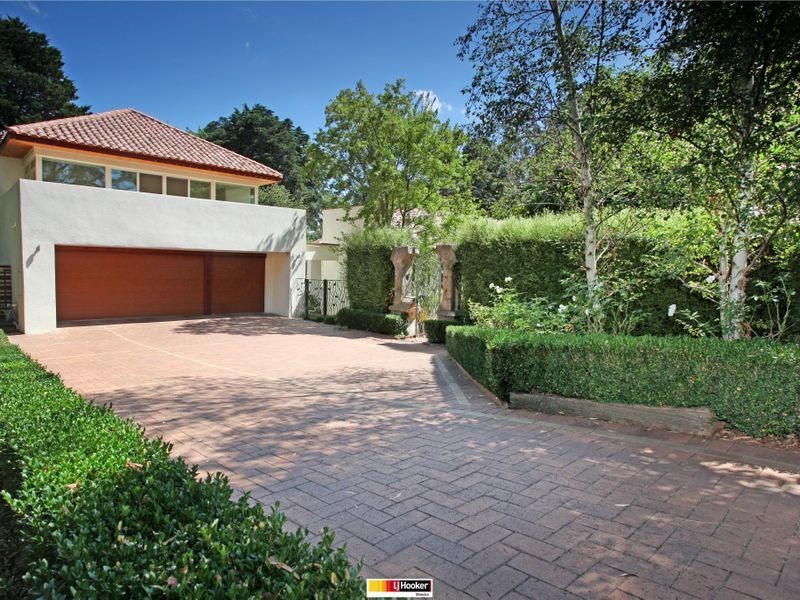 9 Dampier Crescent, Forrest ACT 2603