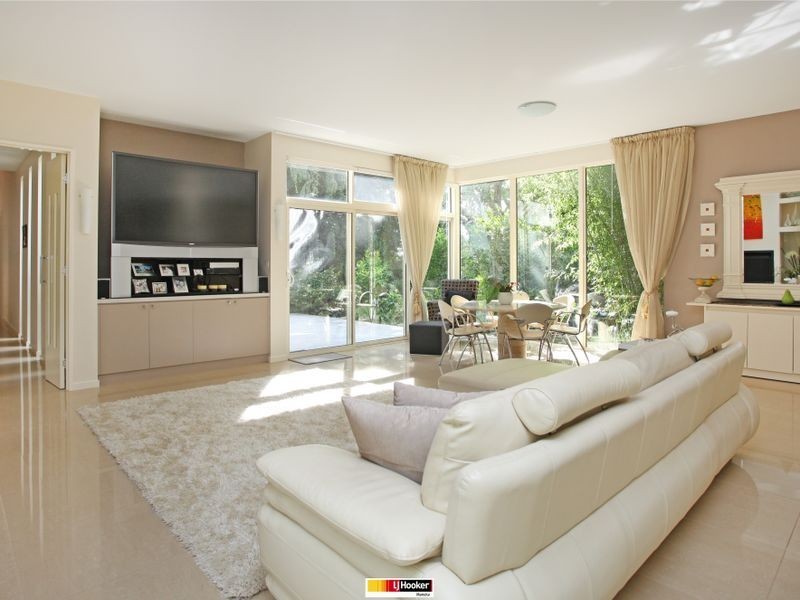 9 Dampier Crescent, Forrest ACT 2603