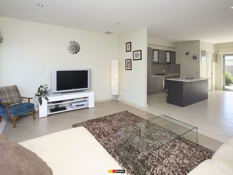 27 Bettie McNee Street, Watson ACT 2602
