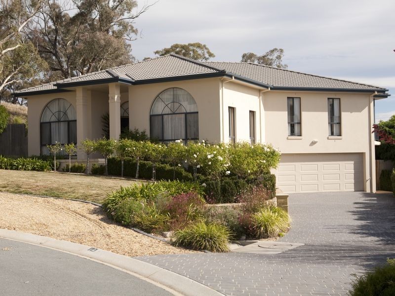 14 Lobelia Close, Jerrabomberra NSW 2619