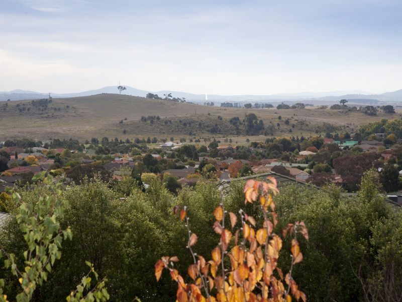 14 Lobelia Close, Jerrabomberra NSW 2619