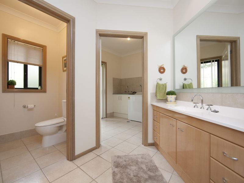 14 Lobelia Close, Jerrabomberra NSW 2619
