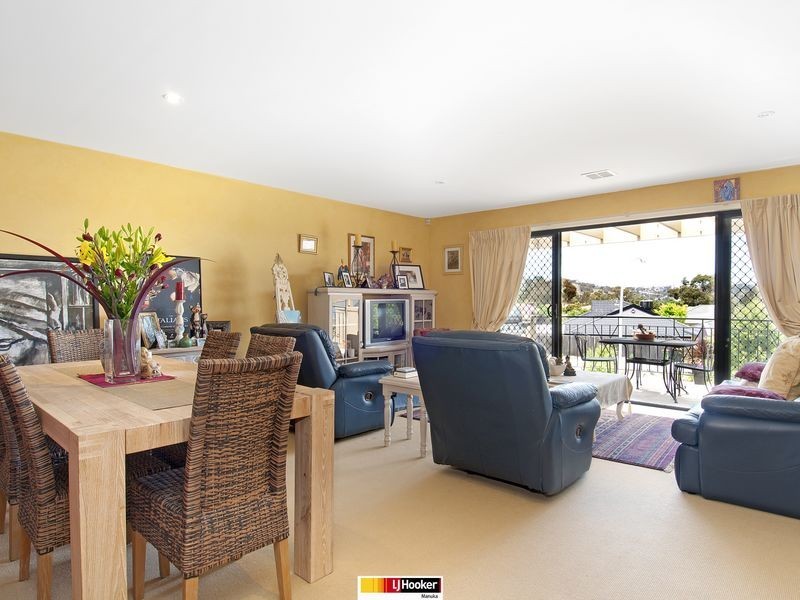25 Bluestone Gardens, Jerrabomberra NSW 2619