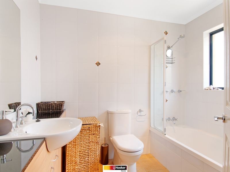 25 Bluestone Gardens, Jerrabomberra NSW 2619