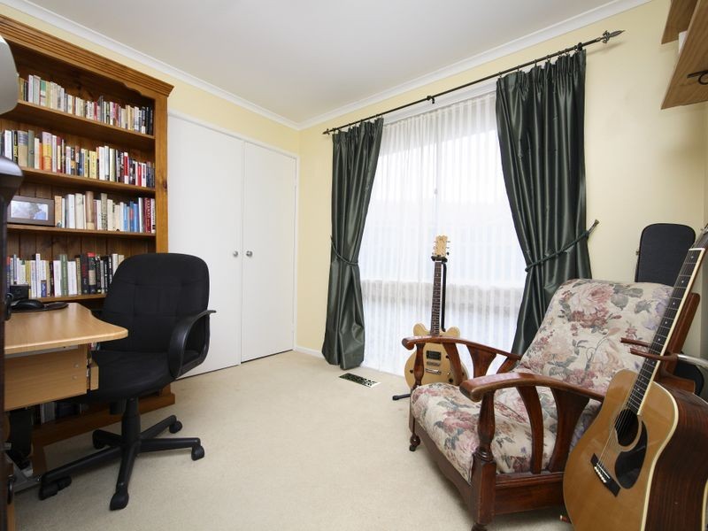 77 Boddington Crescent, Kambah ACT 2902