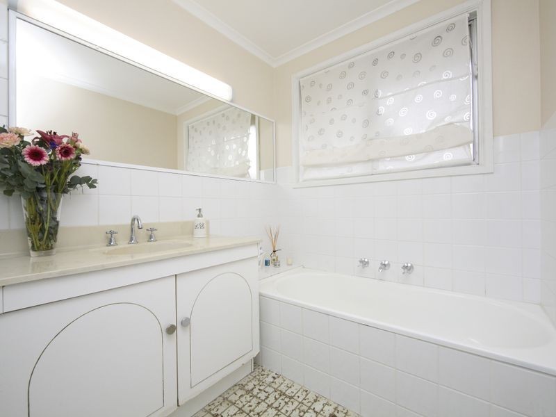 77 Boddington Crescent, Kambah ACT 2902