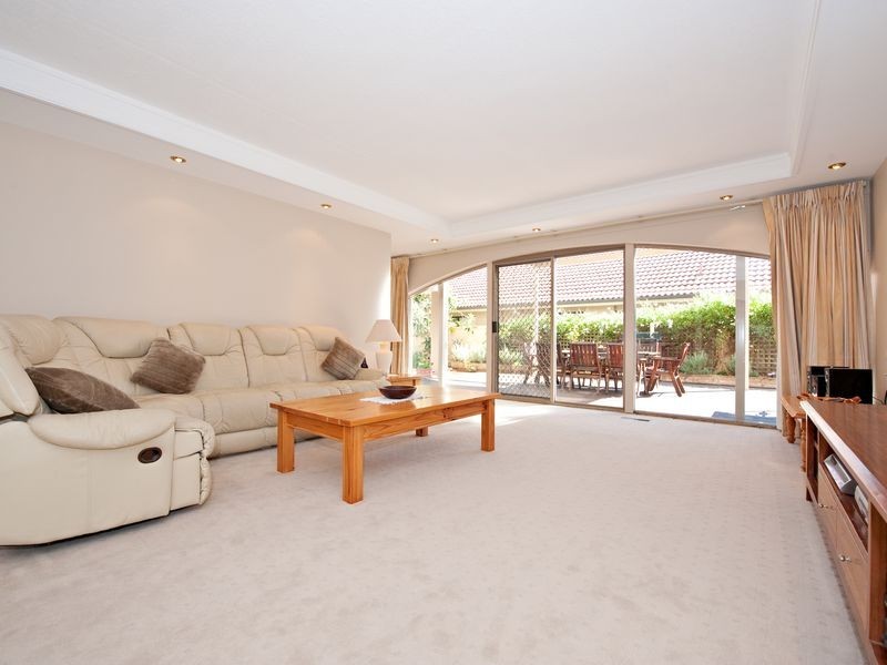 6 Francis Street, Yarralumla ACT 2600