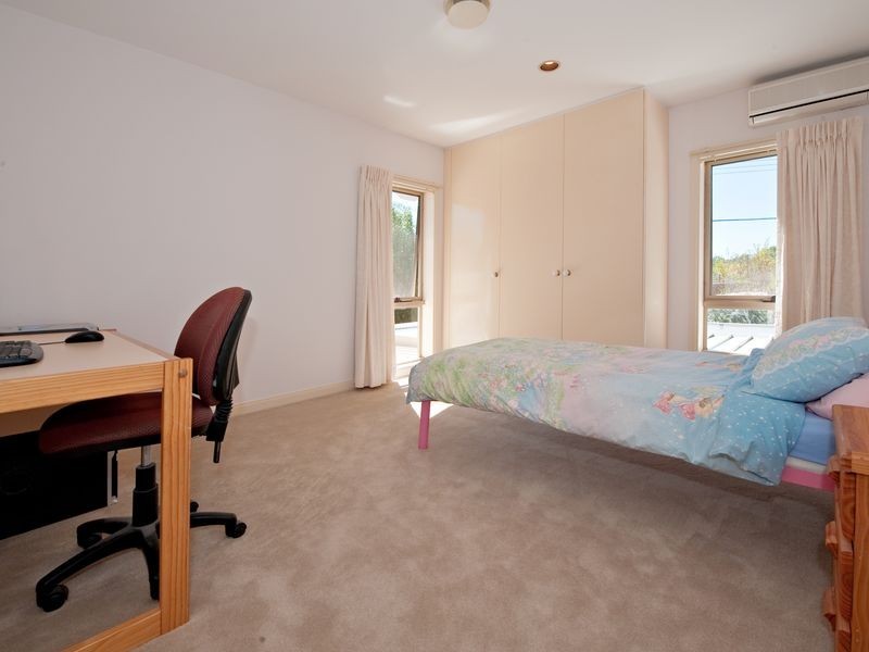 6 Francis Street, Yarralumla ACT 2600