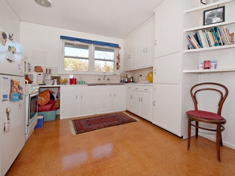 2 Nyrang Street, Narrabundah ACT 2604