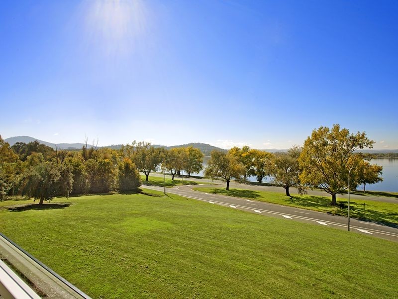 11/9 Bowen Drive, Barton ACT 2600