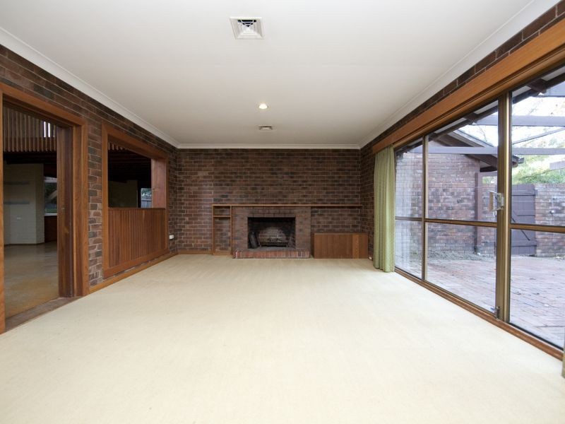 6 Harcourt Street, Weetangera ACT 2614