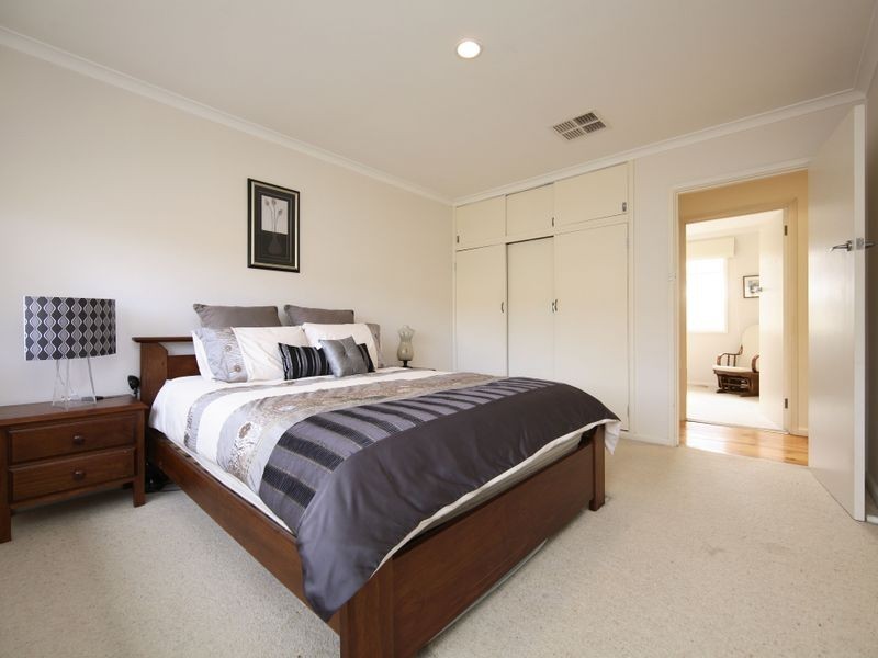 69 James Street, Curtin ACT 2605