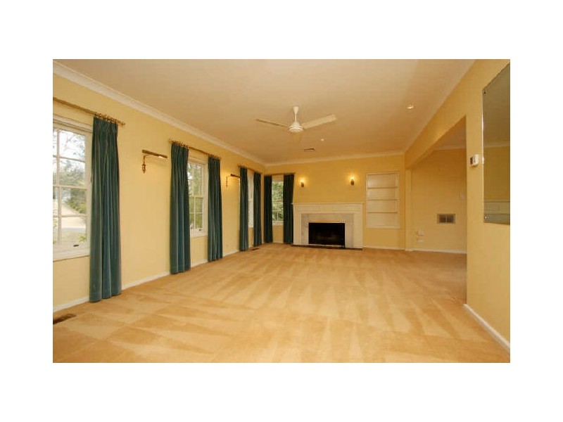 15 Beauchamp Street, Deakin ACT 2600