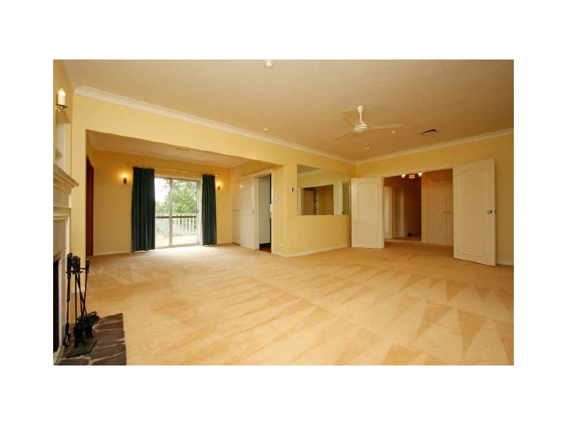 15 Beauchamp Street, Deakin ACT 2600