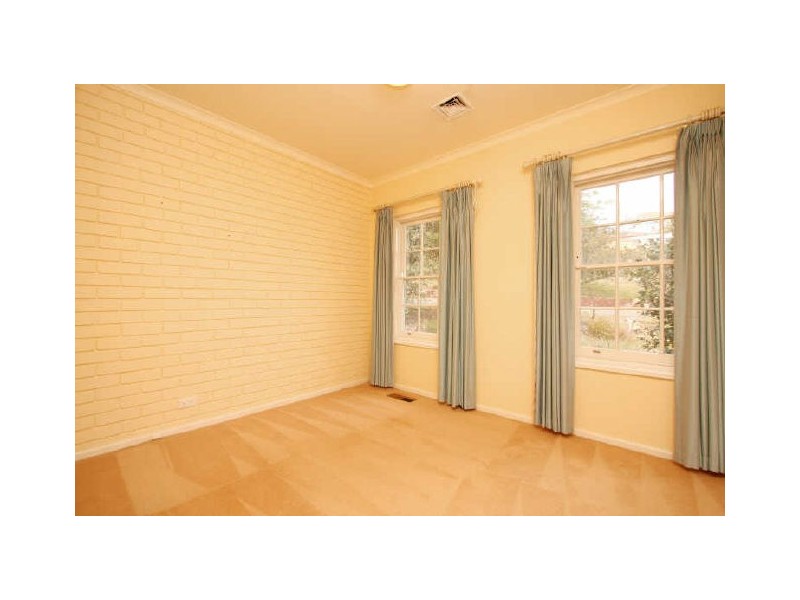 15 Beauchamp Street, Deakin ACT 2600