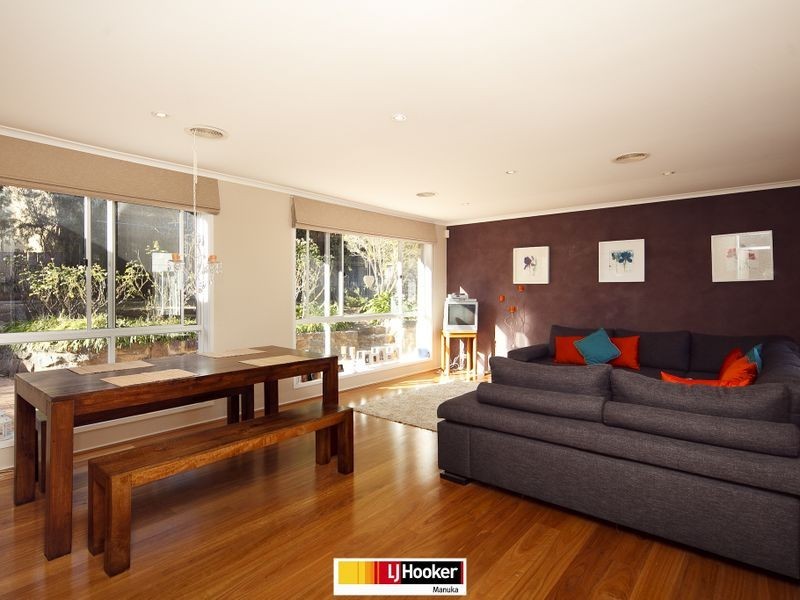 27 Ringrose Crescent, Isaacs ACT 2607