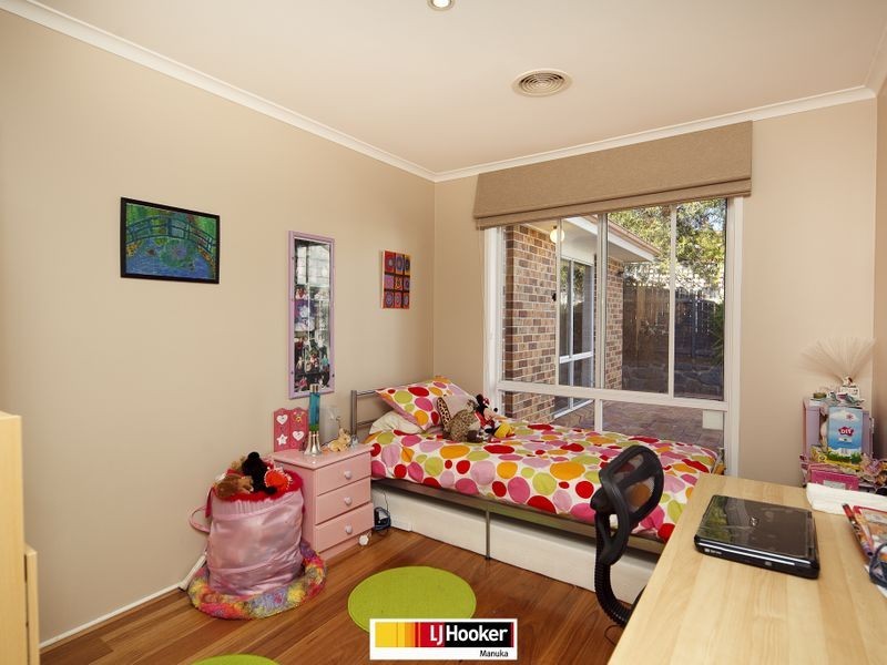 27 Ringrose Crescent, Isaacs ACT 2607