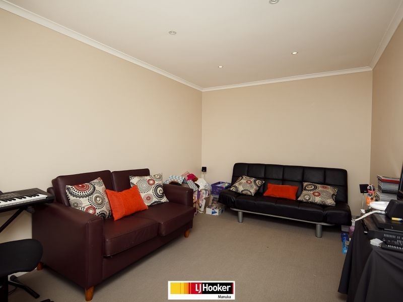27 Ringrose Crescent, Isaacs ACT 2607