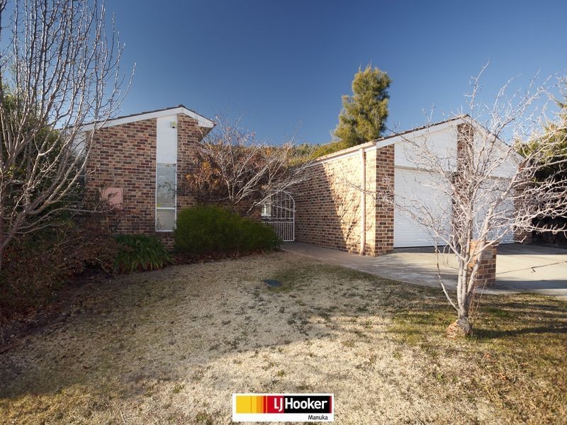 27 Ringrose Crescent, Isaacs ACT 2607