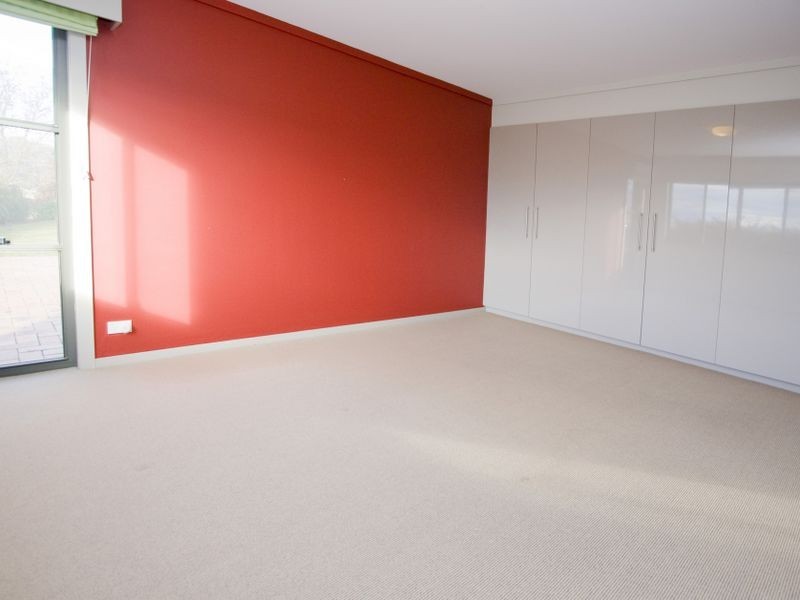 32 Spur Place, Royalla NSW 2620