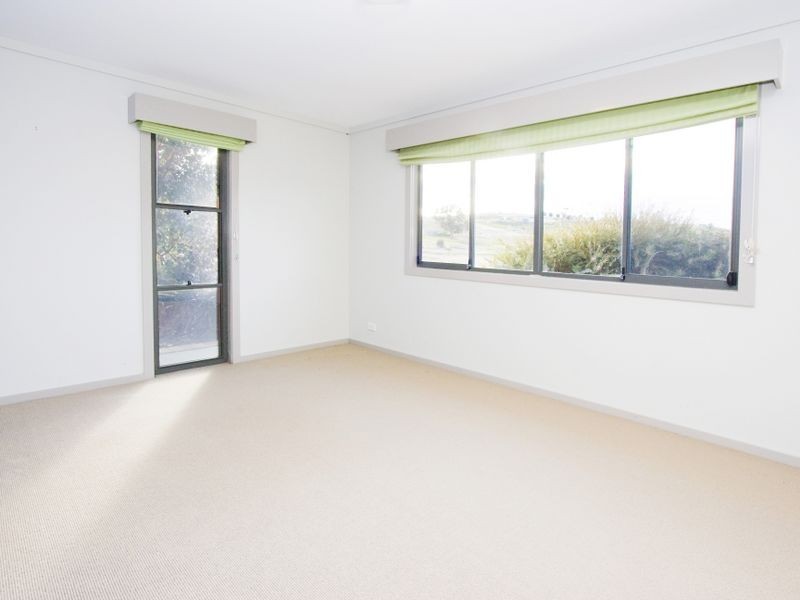 32 Spur Place, Royalla NSW 2620