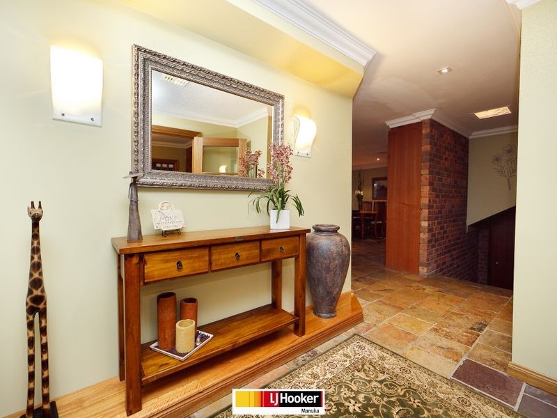 31 Halloran Drive, Jerrabomberra NSW 2619