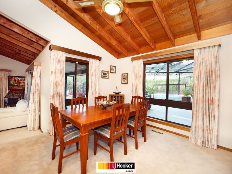 31 Halloran Drive, Jerrabomberra NSW 2619