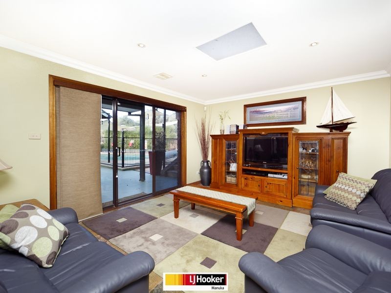 31 Halloran Drive, Jerrabomberra NSW 2619