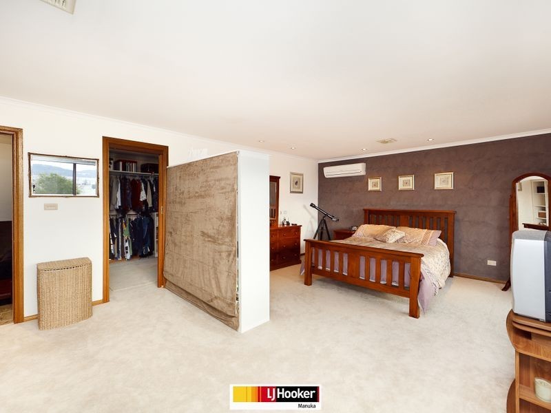 31 Halloran Drive, Jerrabomberra NSW 2619