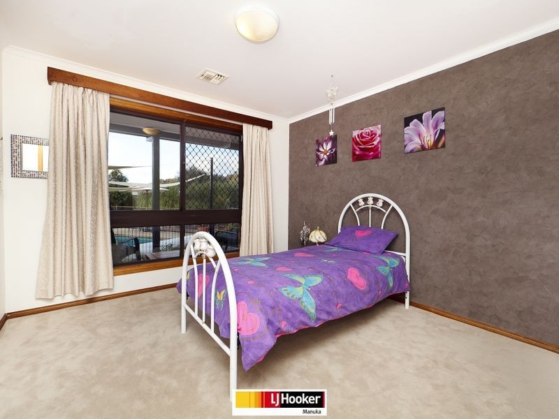 31 Halloran Drive, Jerrabomberra NSW 2619