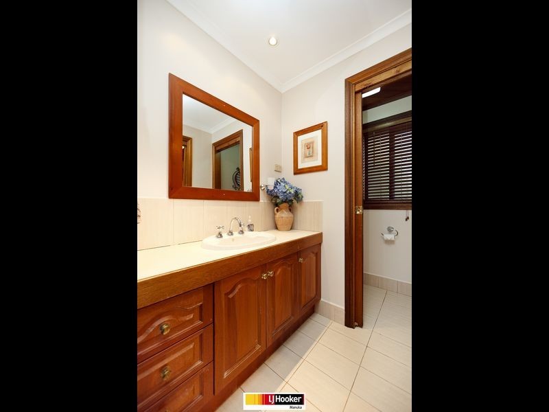 31 Halloran Drive, Jerrabomberra NSW 2619