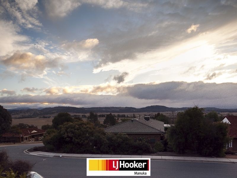 31 Halloran Drive, Jerrabomberra NSW 2619