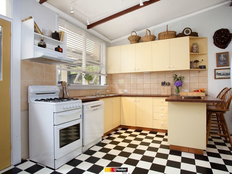104 Captain Cook Crescent, Narrabundah ACT 2604