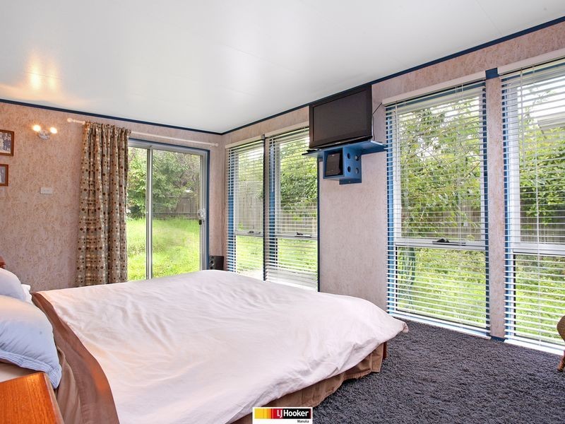 104 Captain Cook Crescent, Narrabundah ACT 2604