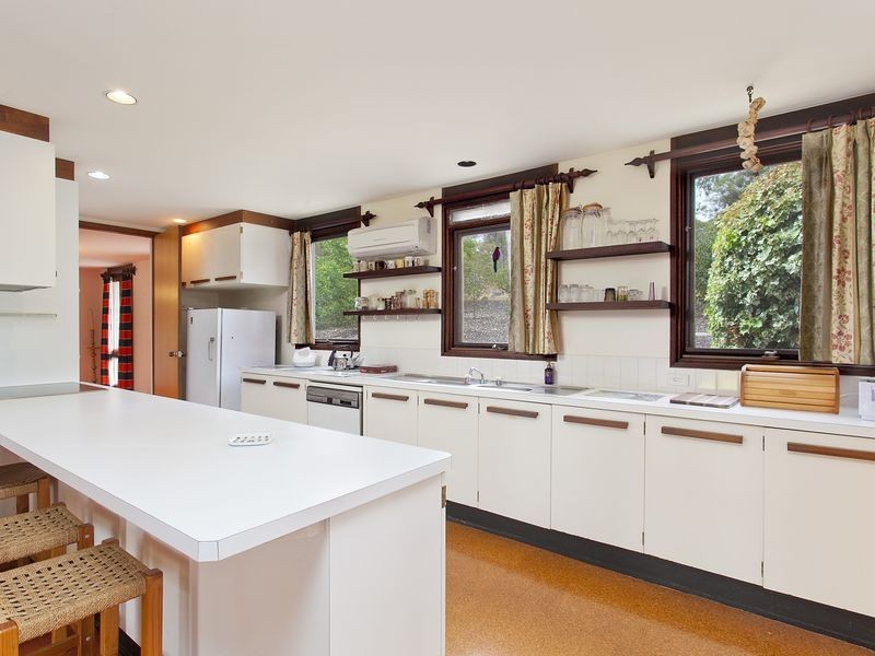 93 Hawkesbury Crescent, Farrer ACT 2607