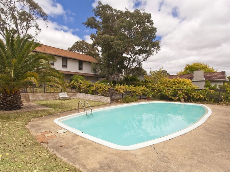 93 Hawkesbury Crescent, Farrer ACT 2607