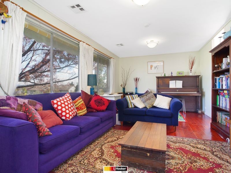 6 Enderby Street, Mawson ACT 2607