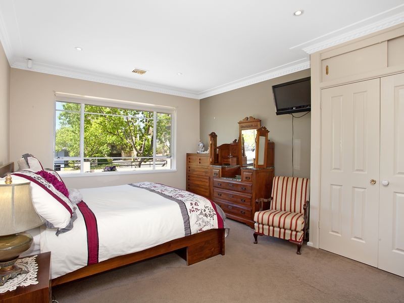 200 Monaro Crescent, Red Hill ACT 2603