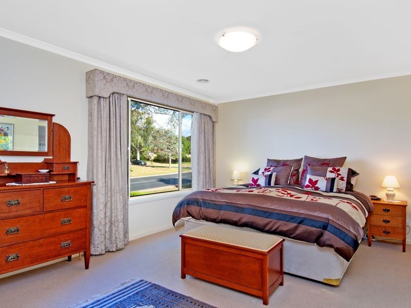 13 Throssell Street, Curtin ACT 2605