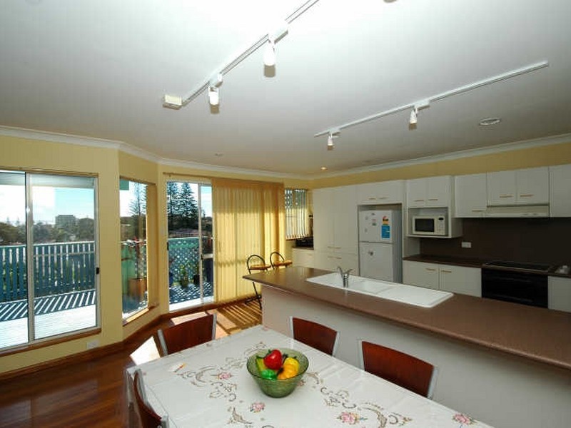 15 Arncliffe Avenue, Port Macquarie NSW 2444