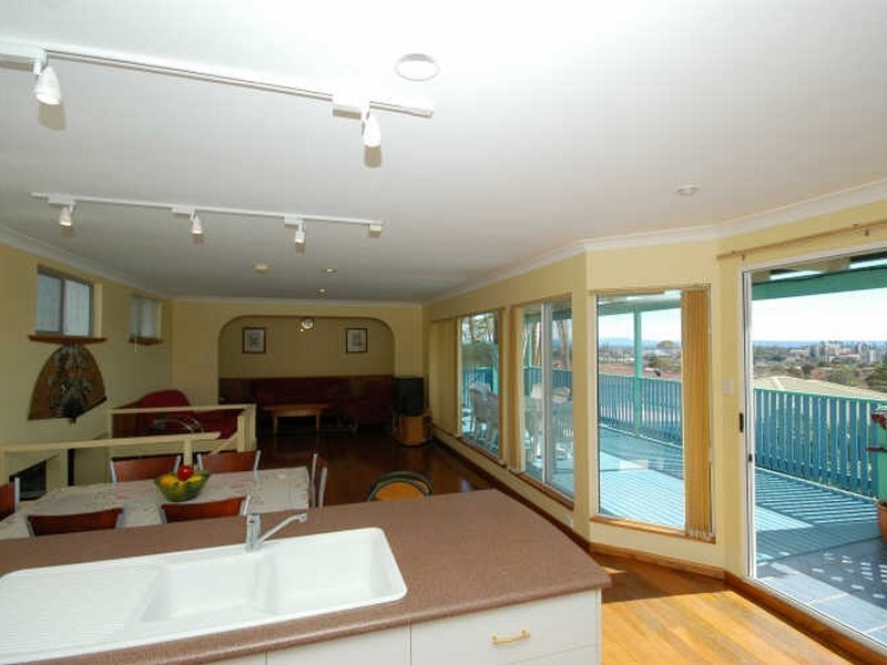 15 Arncliffe Avenue, Port Macquarie NSW 2444